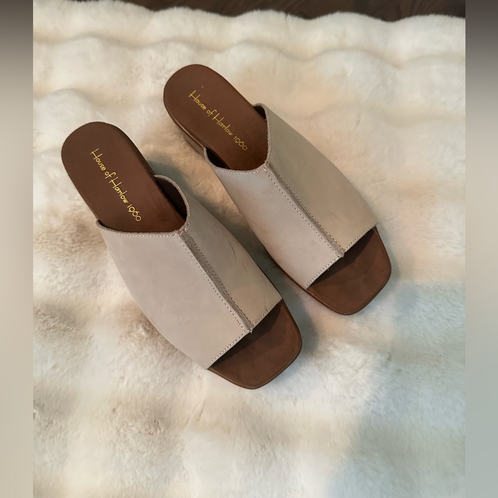 NWOB House Of Harlow 1960 Griffin Ivory Leather Shoes 9M